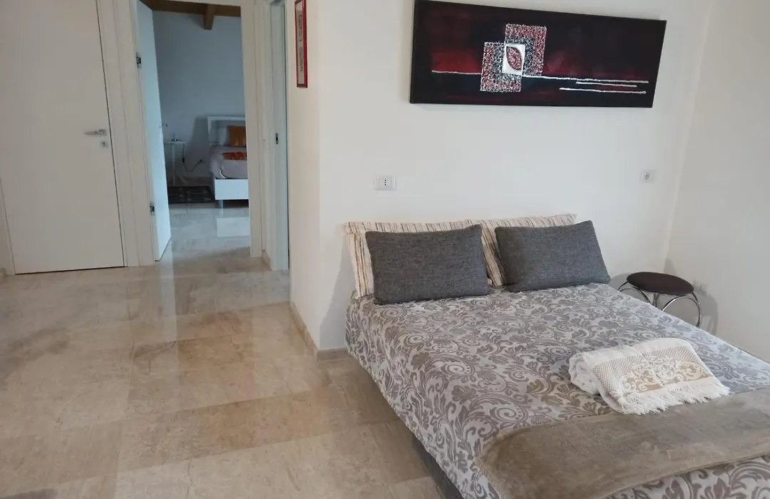 Casa Ghirthalos-1